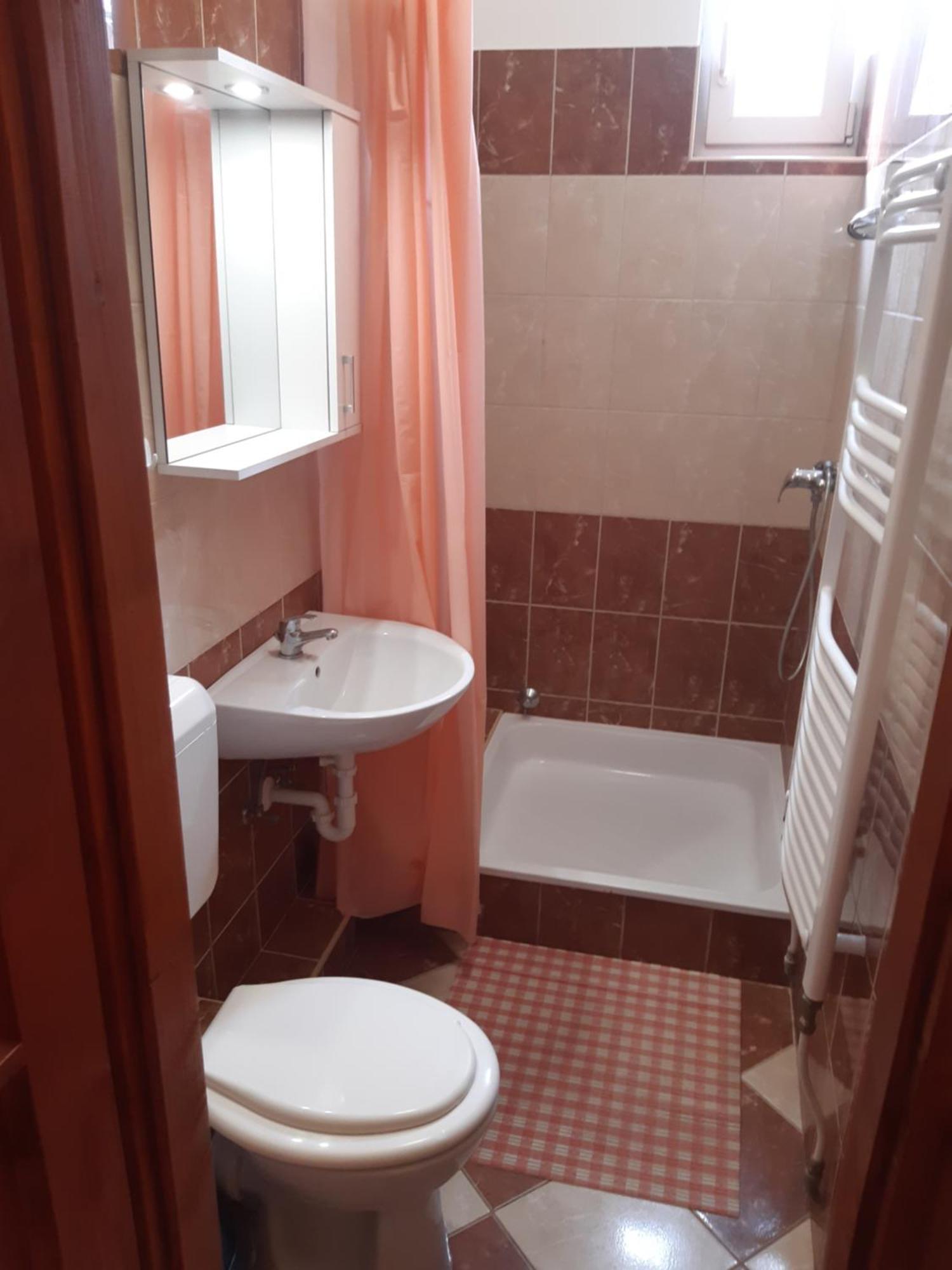 Sasfeszek Apartment ไฮจ์ดุสโซบอสโล ภายนอก รูปภาพ