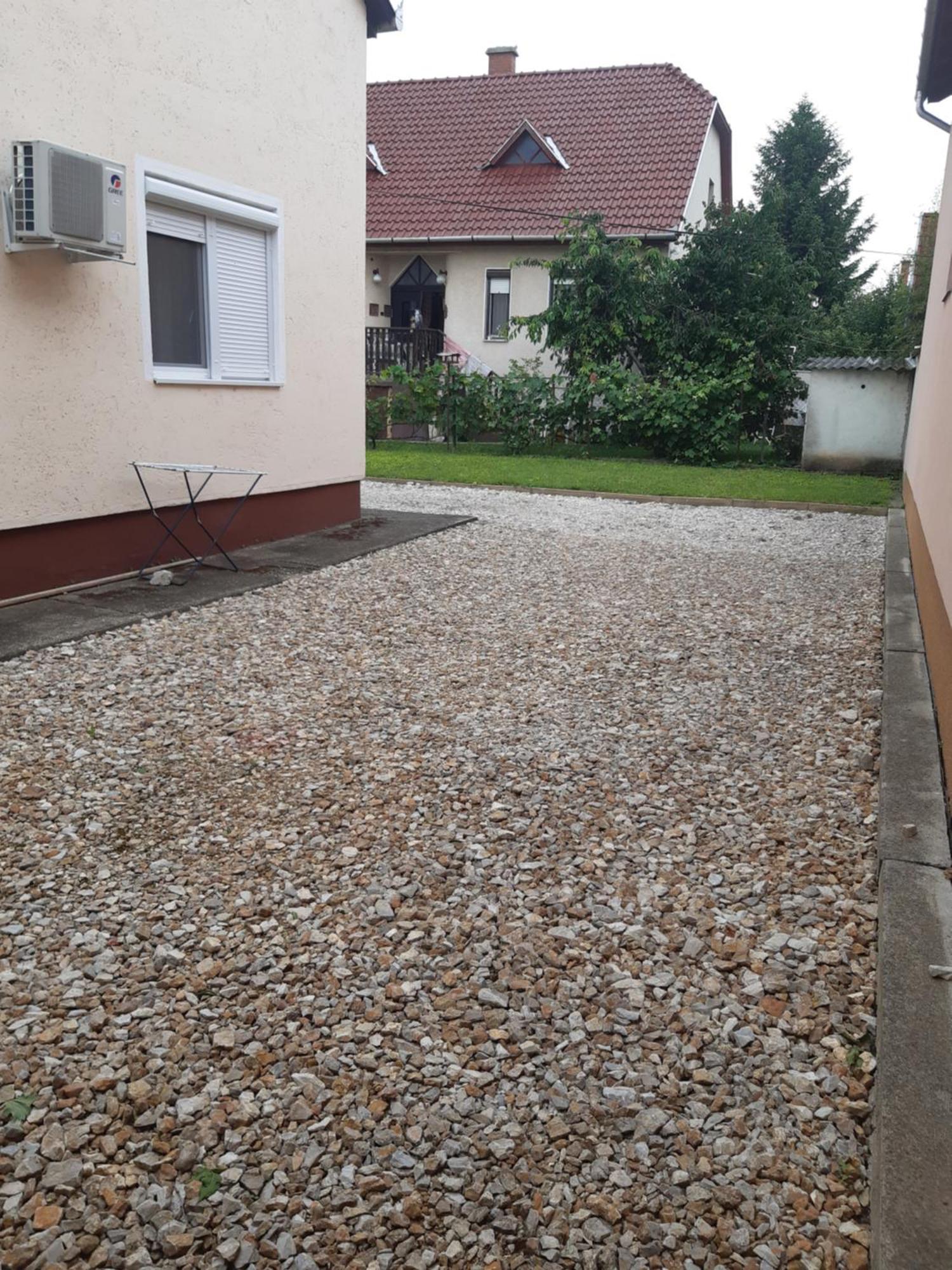 Sasfeszek Apartment ไฮจ์ดุสโซบอสโล ภายนอก รูปภาพ